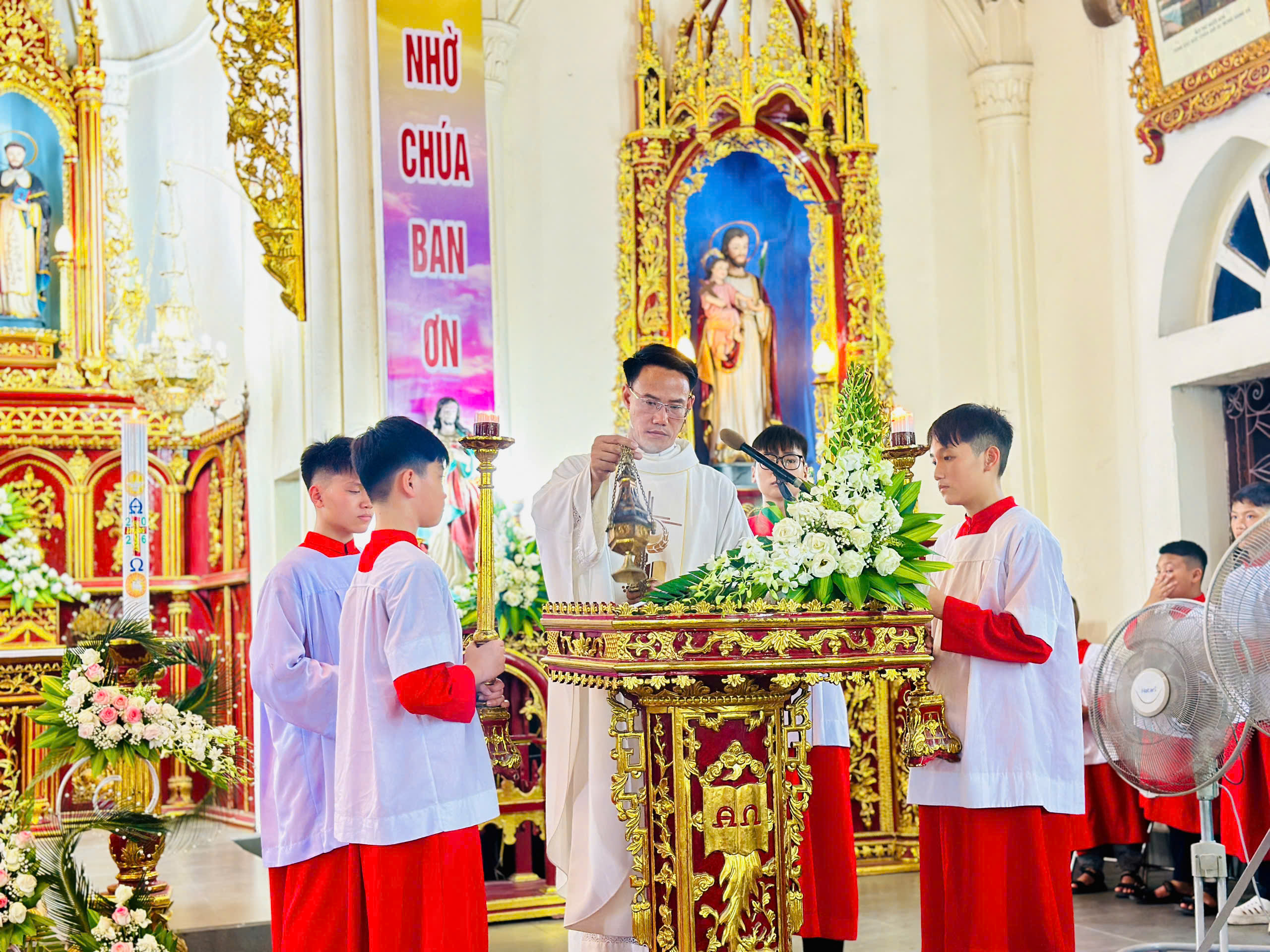 NGÀY LỄ KÍNH MÌNH VÀ MÁU THÁNH CHÚA KITÔ