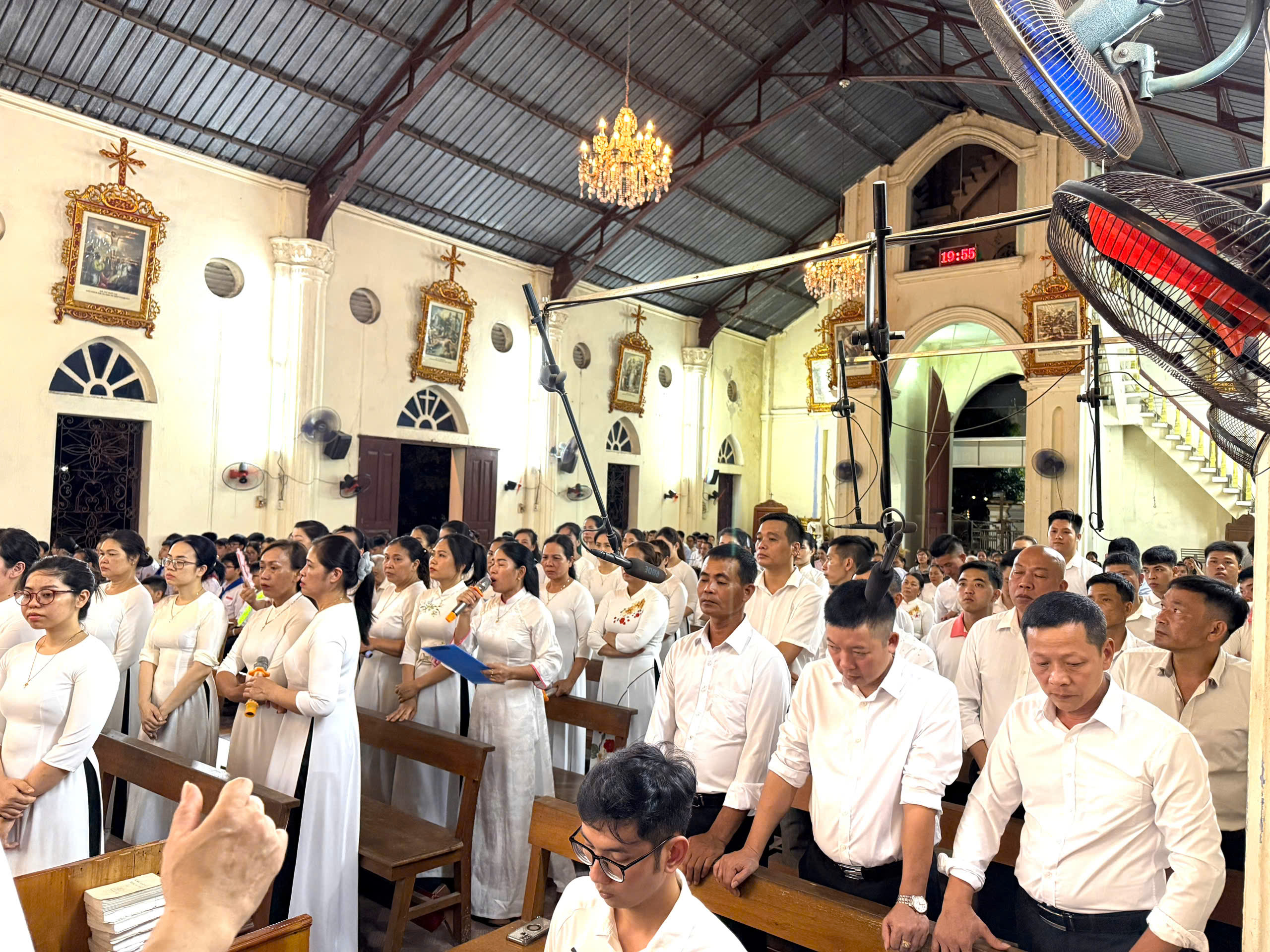 NGÀY LỄ KÍNH MÌNH VÀ MÁU THÁNH CHÚA KITÔ