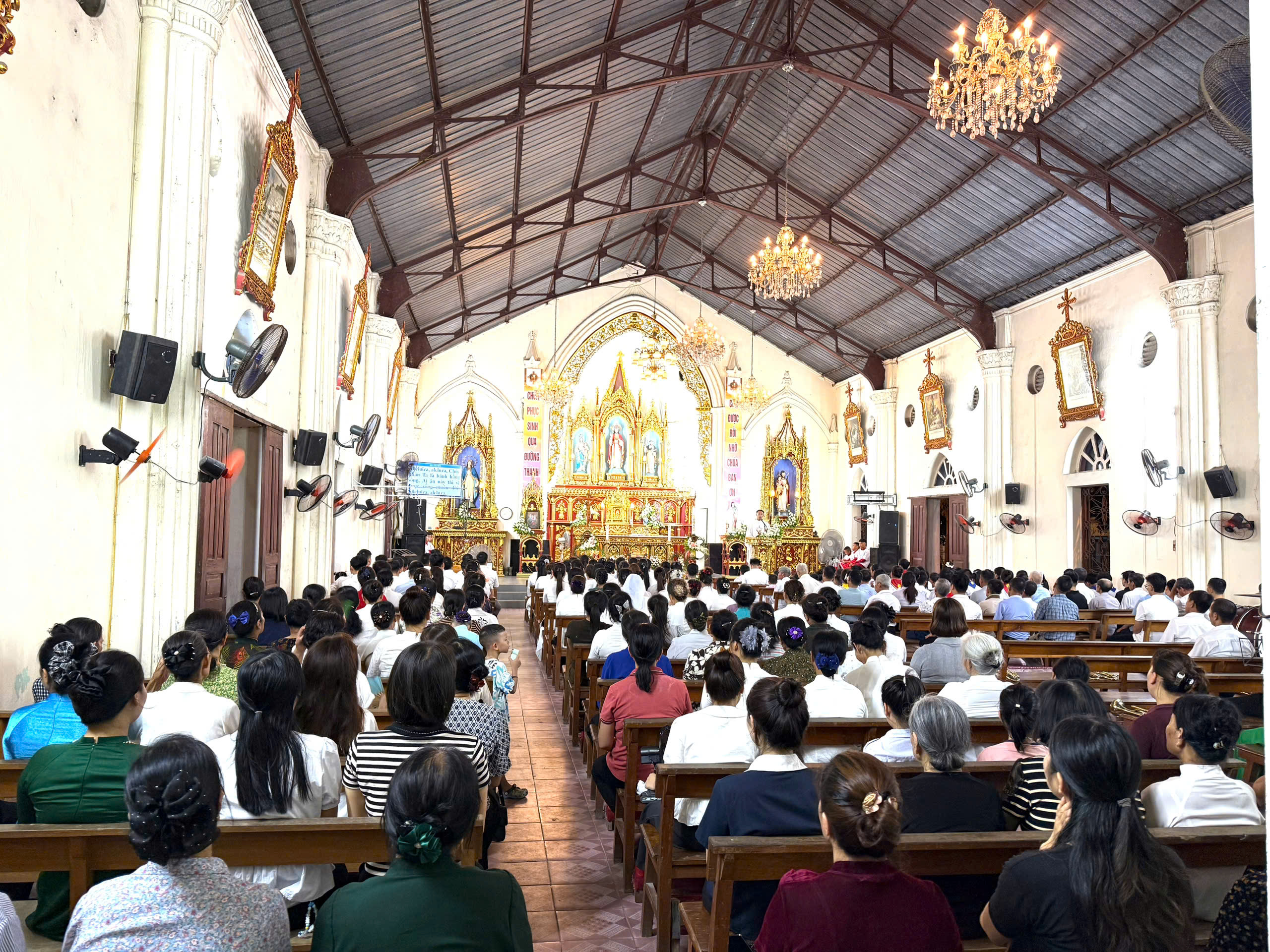 NGÀY LỄ KÍNH MÌNH VÀ MÁU THÁNH CHÚA KITÔ