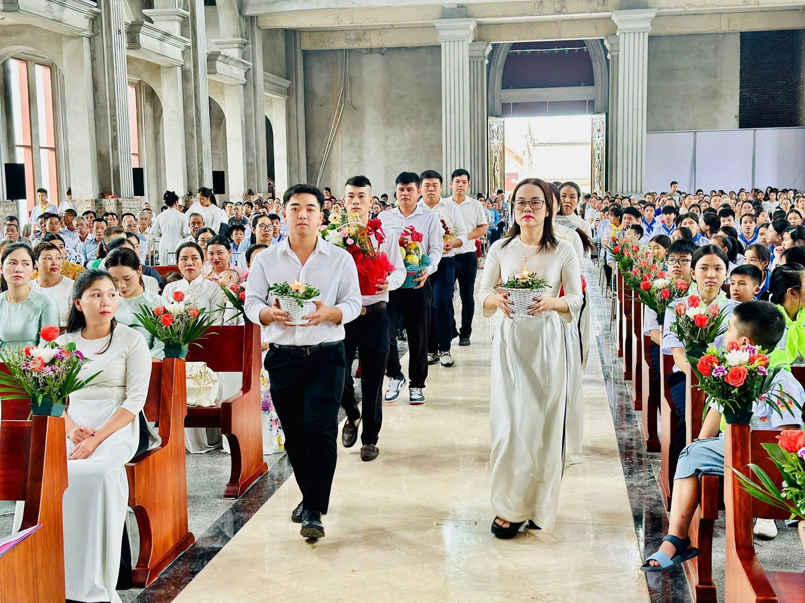 Thánh lễ tạ ơn bế mạc tuần Chầu Mình Thánh Chúa thay giáo phận