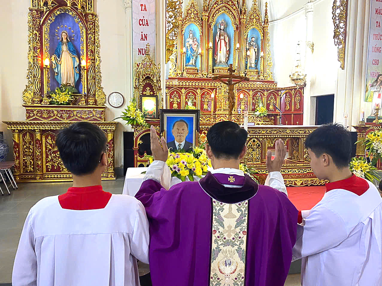 Giáo xứ Đồng Giá hiệp dâng Thánh lễ giỗ mãn tang Ông Giuse Trần Văn Toàn	 