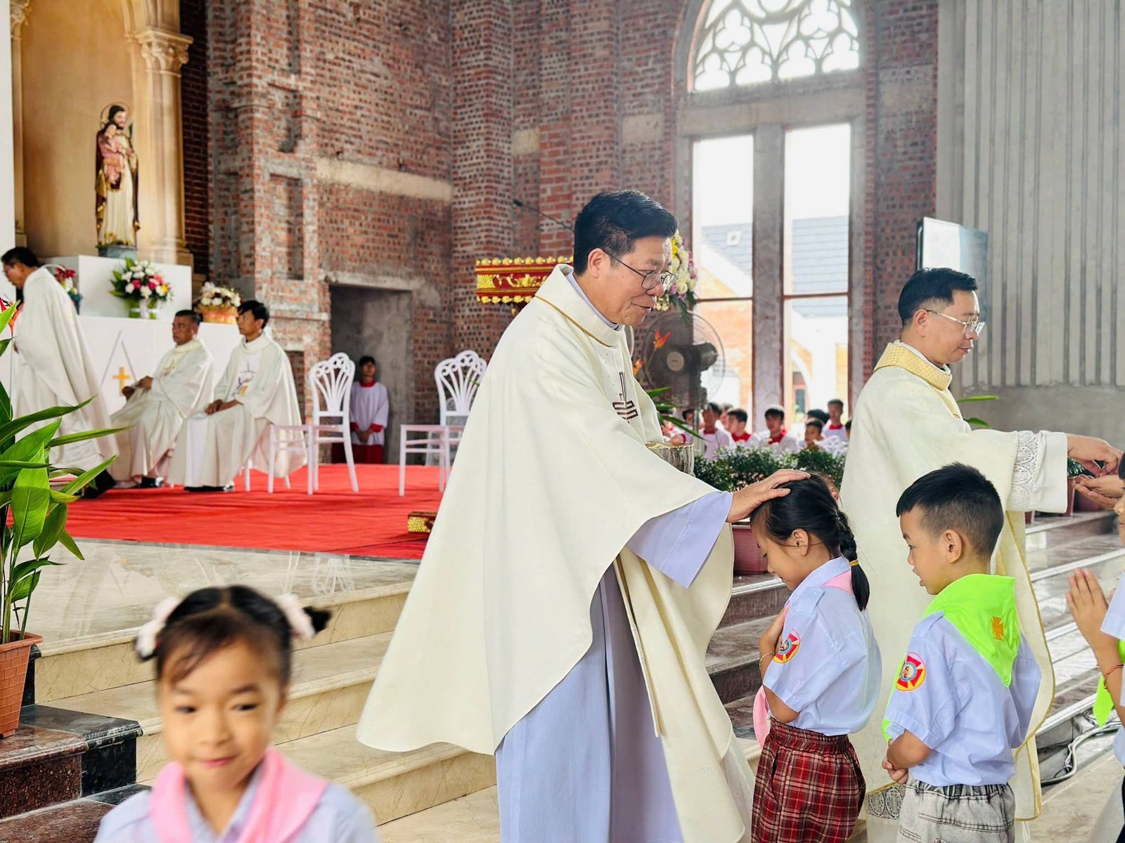 Thánh lễ tạ ơn bế mạc tuần Chầu Mình Thánh Chúa thay giáo phận