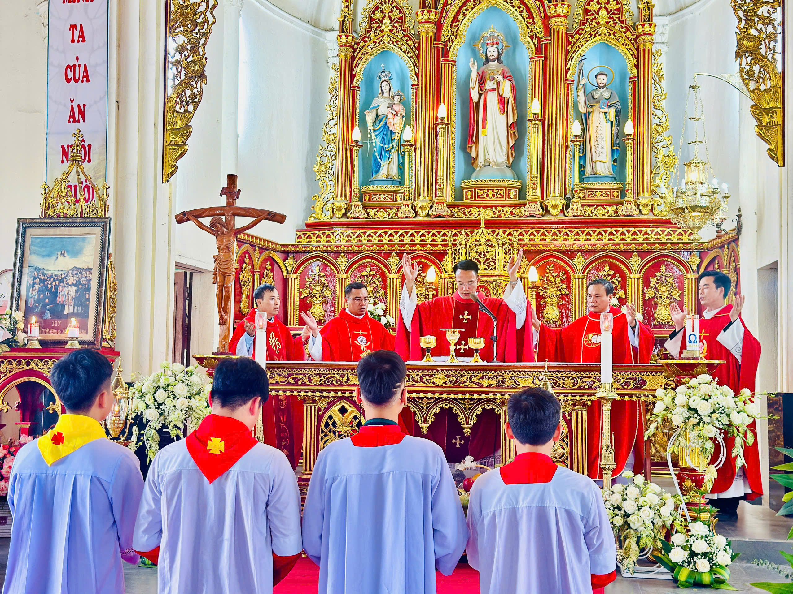 GIÁO XỨ ĐỒNG GIÁ: CA ĐOÀN CECILIA MỪNG LỄ QUAN THẦY VÀ KỶ NIỆM 20 NĂM THÀNH LẬP