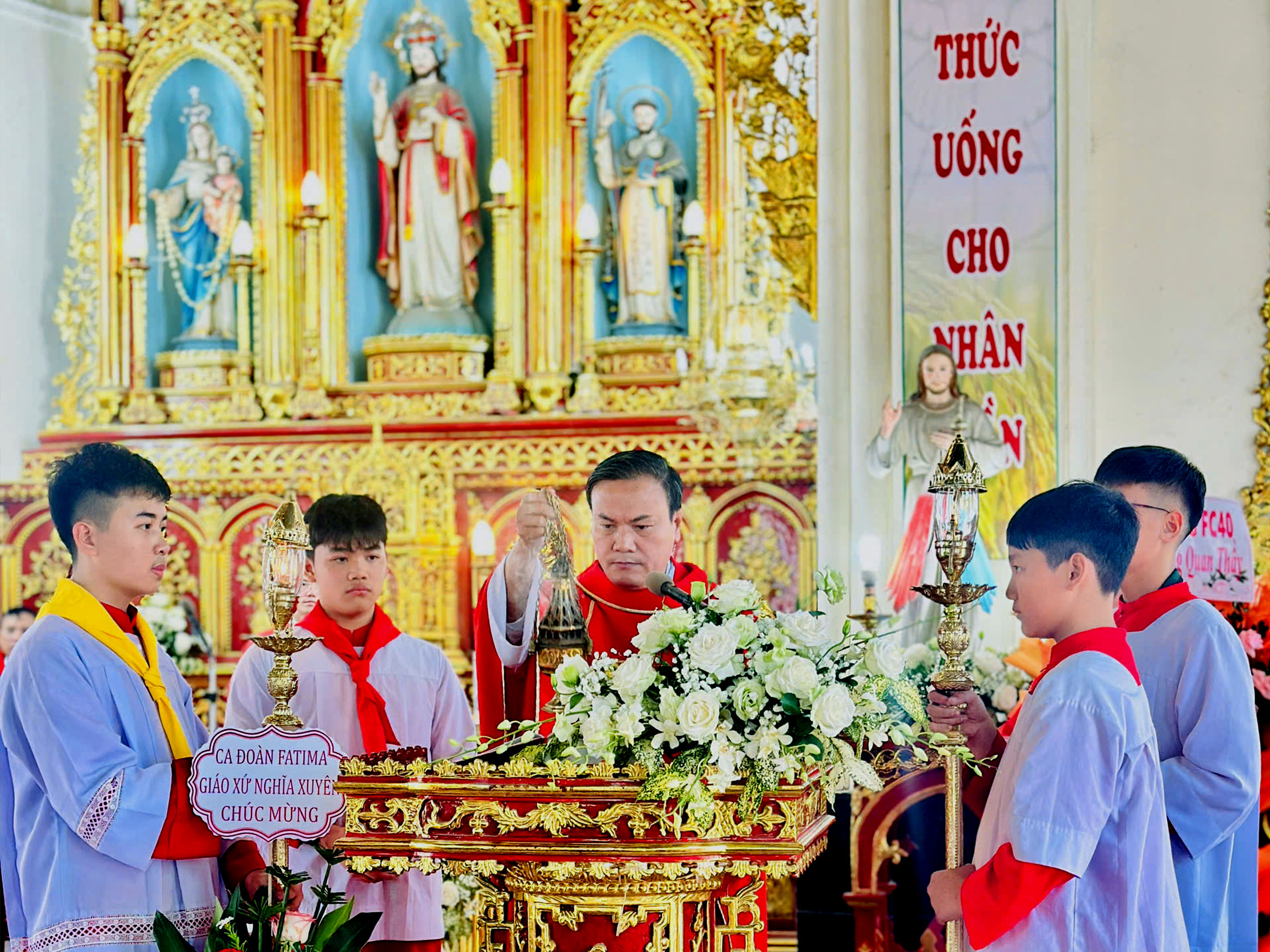 GIÁO XỨ ĐỒNG GIÁ: CA ĐOÀN CECILIA MỪNG LỄ QUAN THẦY VÀ KỶ NIỆM 20 NĂM THÀNH LẬP