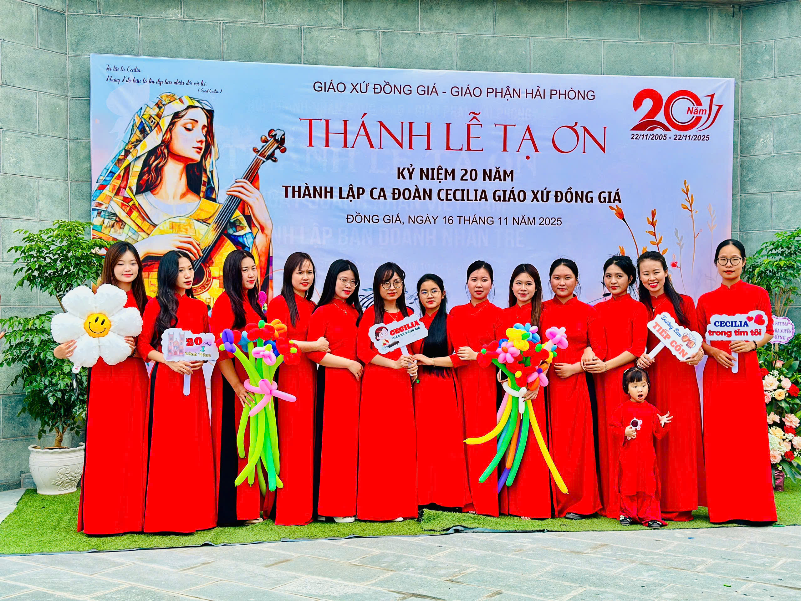 GIÁO XỨ ĐỒNG GIÁ: CA ĐOÀN CECILIA MỪNG LỄ QUAN THẦY VÀ KỶ NIỆM 20 NĂM THÀNH LẬP