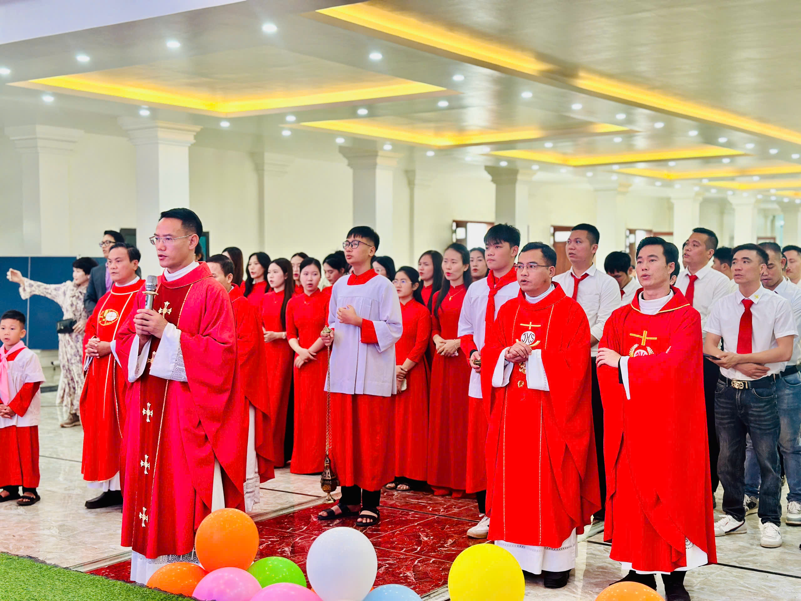 GIÁO XỨ ĐỒNG GIÁ: CA ĐOÀN CECILIA MỪNG LỄ QUAN THẦY VÀ KỶ NIỆM 20 NĂM THÀNH LẬP