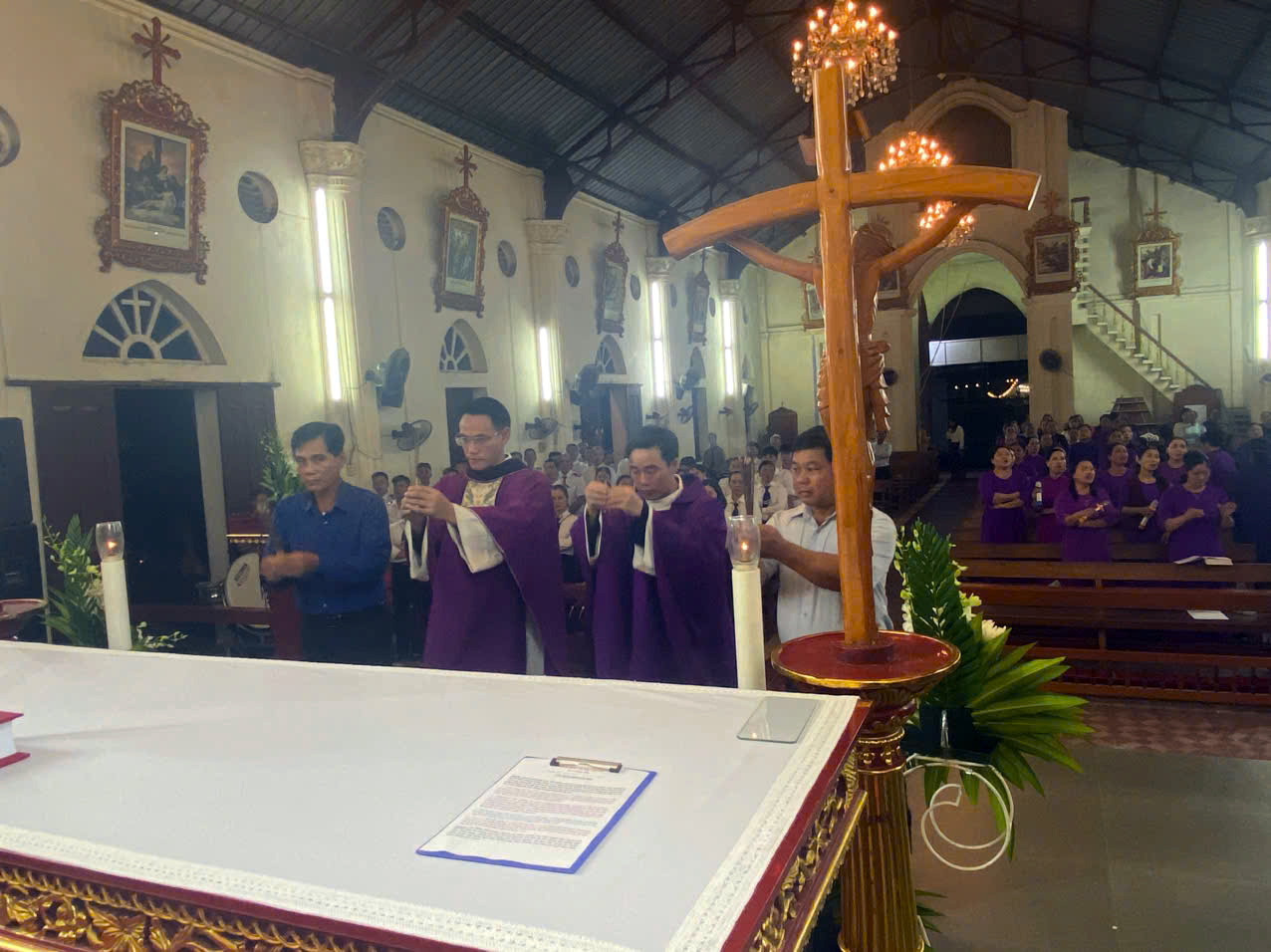 Giáo xứ Đồng Giá: Thánh lễ cầu nguyện cho các Đấng Bậc trong Giáo phận hồi 19h00 ngày 07/11/2025	