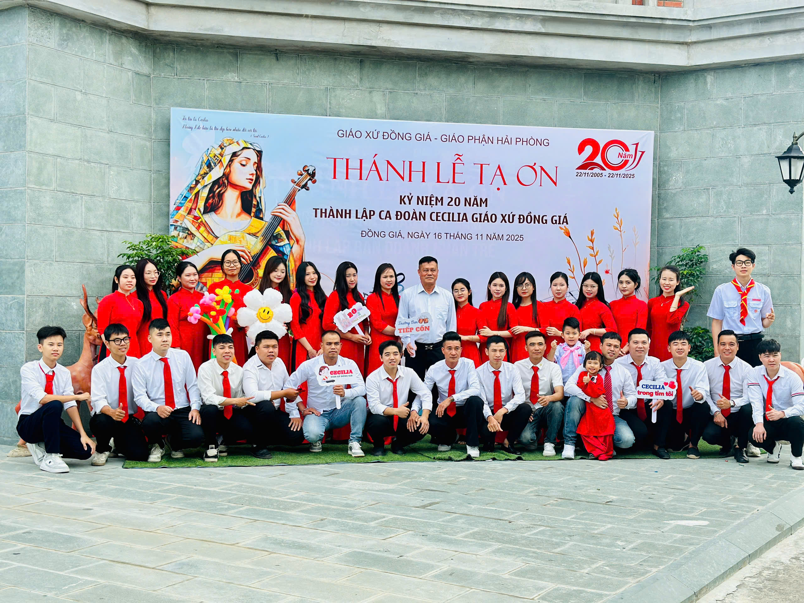 GIÁO XỨ ĐỒNG GIÁ: CA ĐOÀN CECILIA MỪNG LỄ QUAN THẦY VÀ KỶ NIỆM 20 NĂM THÀNH LẬP